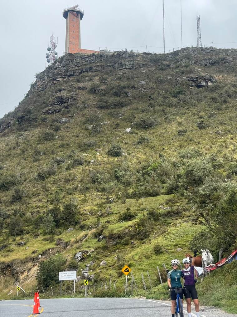 Riders en la carretera rumbo al Picacho